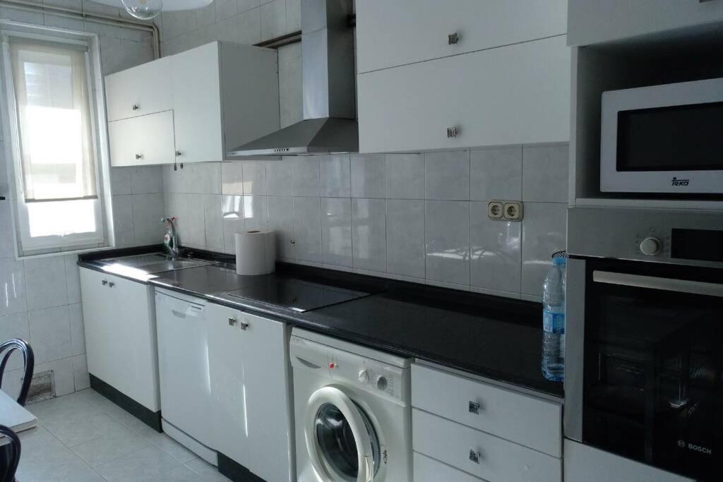 Apartamento Con Garaje Santiago De Compostela Leilighet Eksteriør bilde