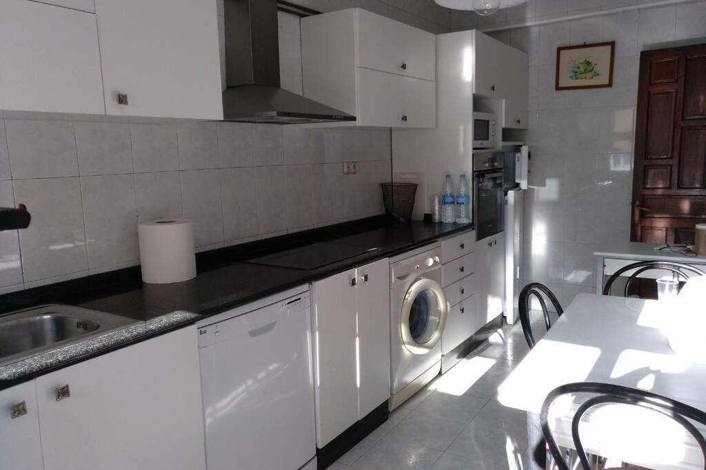 Apartamento Con Garaje Santiago De Compostela Leilighet Eksteriør bilde